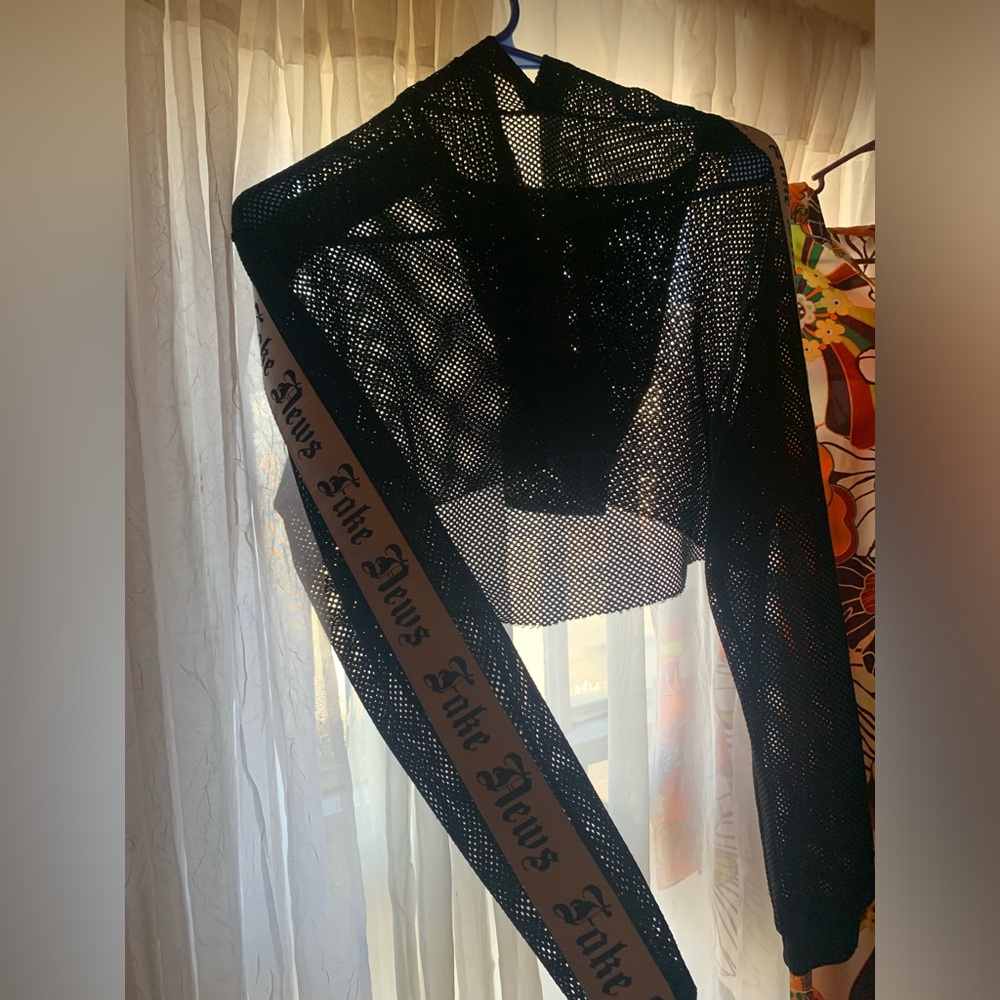 FOREVER 21 Long Sleeve Black ‘Fake News’ Mesh Crop Top